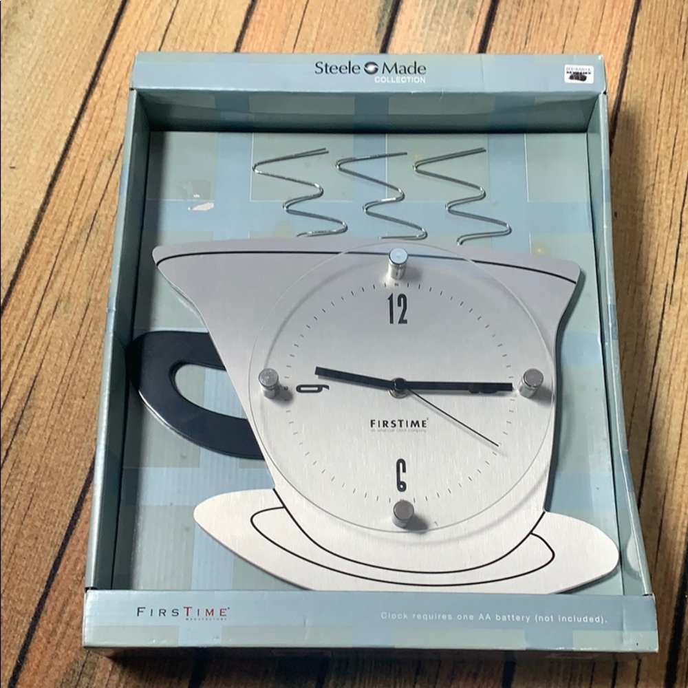 Wall clock. Brand new!